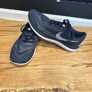 Nike Men's Blue and White Athletic Shoes